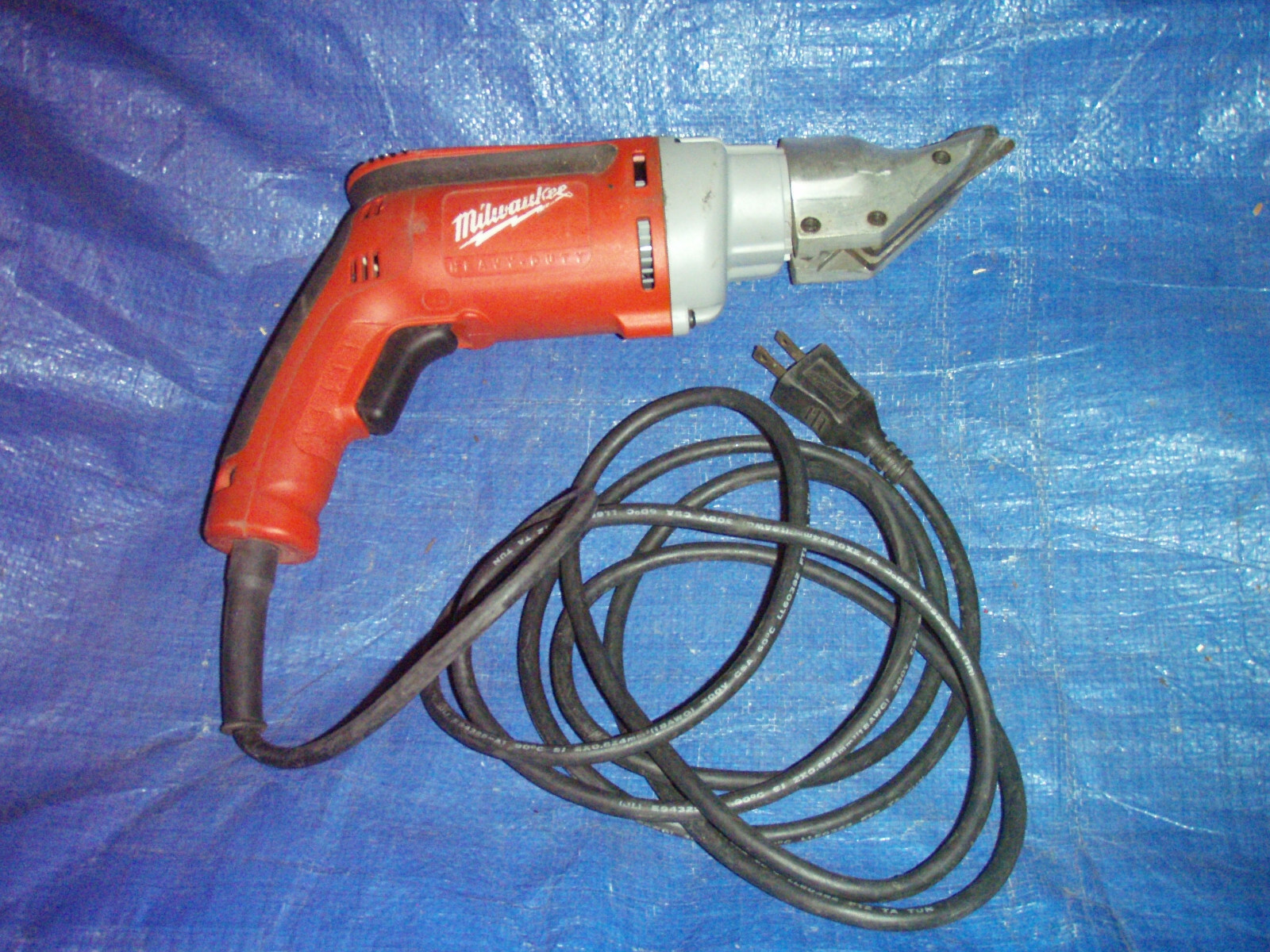 Milwaukee 18ga electric metal shears … used … local pick up …Atlanta, Ga.