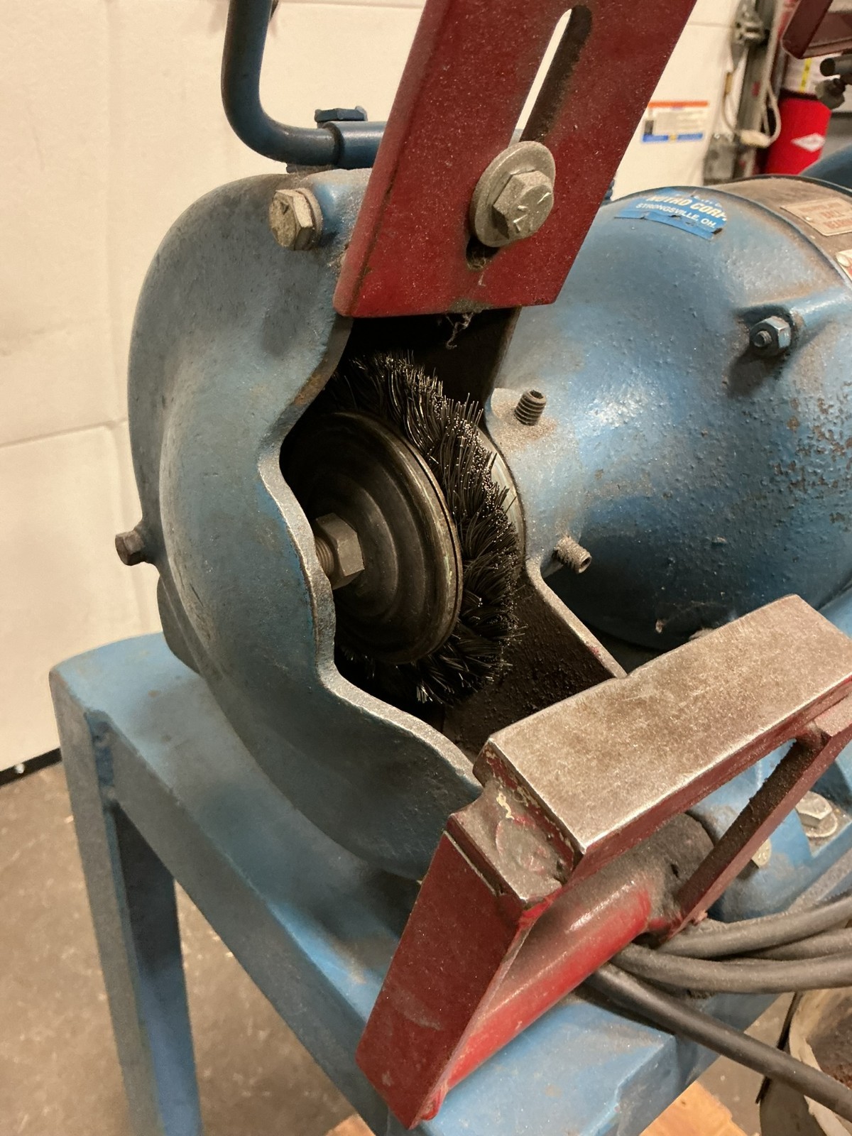 MO-6742, ATLAS GRINDER. 1/3 HP. 110 V. 1 PH. 3450/2850 RPM. 60/50 HZ. 4.6/5.6 A.