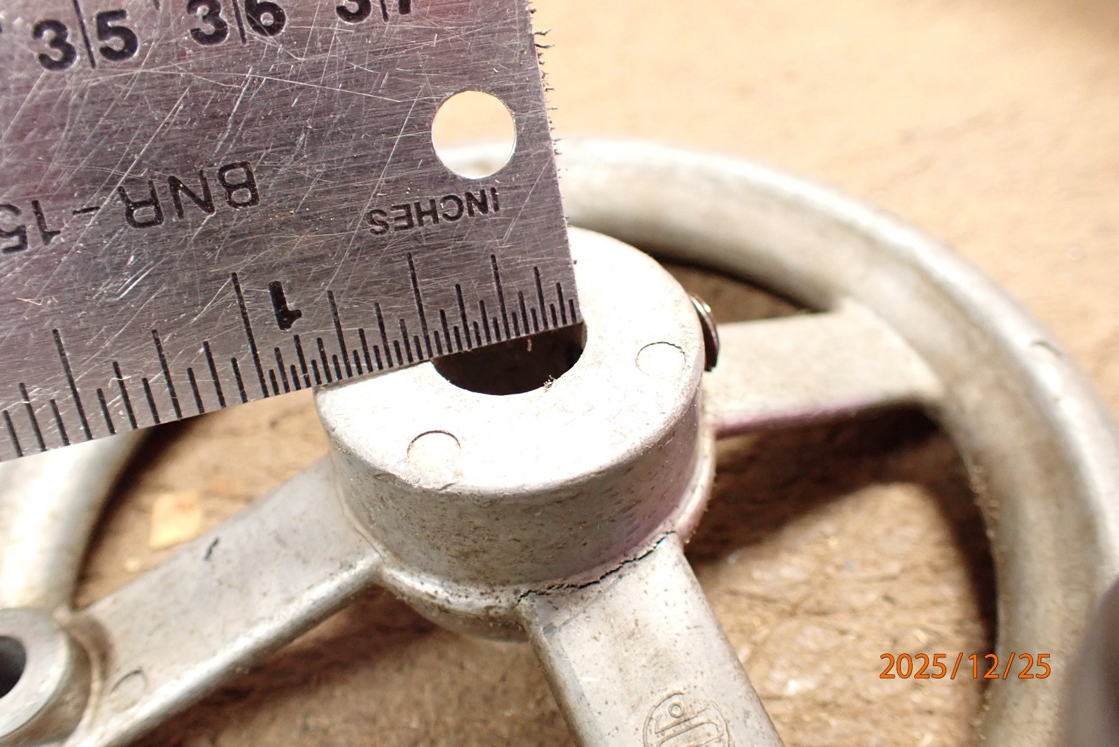 NON-FERROUS METAL MACHINE JIG FIXTURE HANDWHEEL CRANK