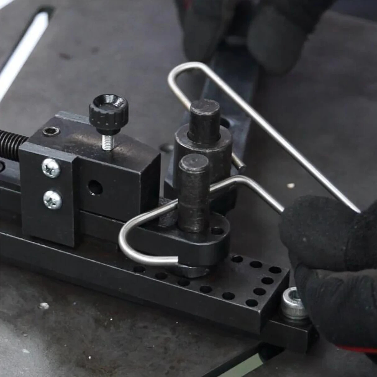 Manual Mounting Mini Universal Bending Bender Forms Wire, Flat Metal and Tubing