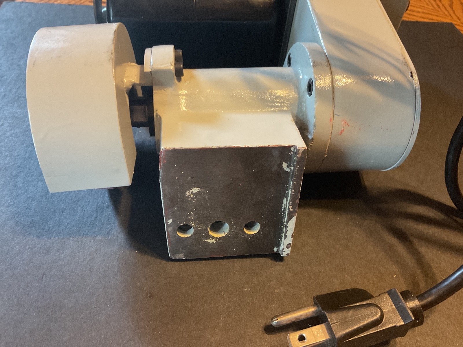 USED TOOL POST GRINDER MODEL MT-150 6000RPM, 250Watt, 110Volt WORKS FINE