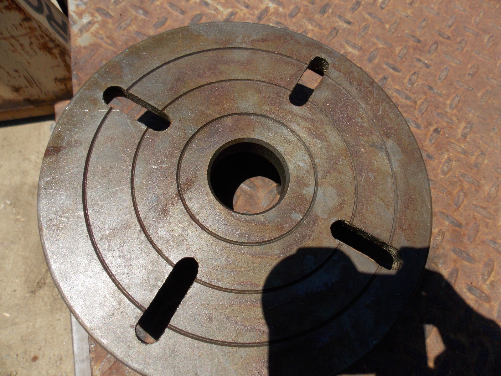 10″ LATHE FACE PLATE has 5/8″ CAM LOCK 3 pins 2 13/16 center to center