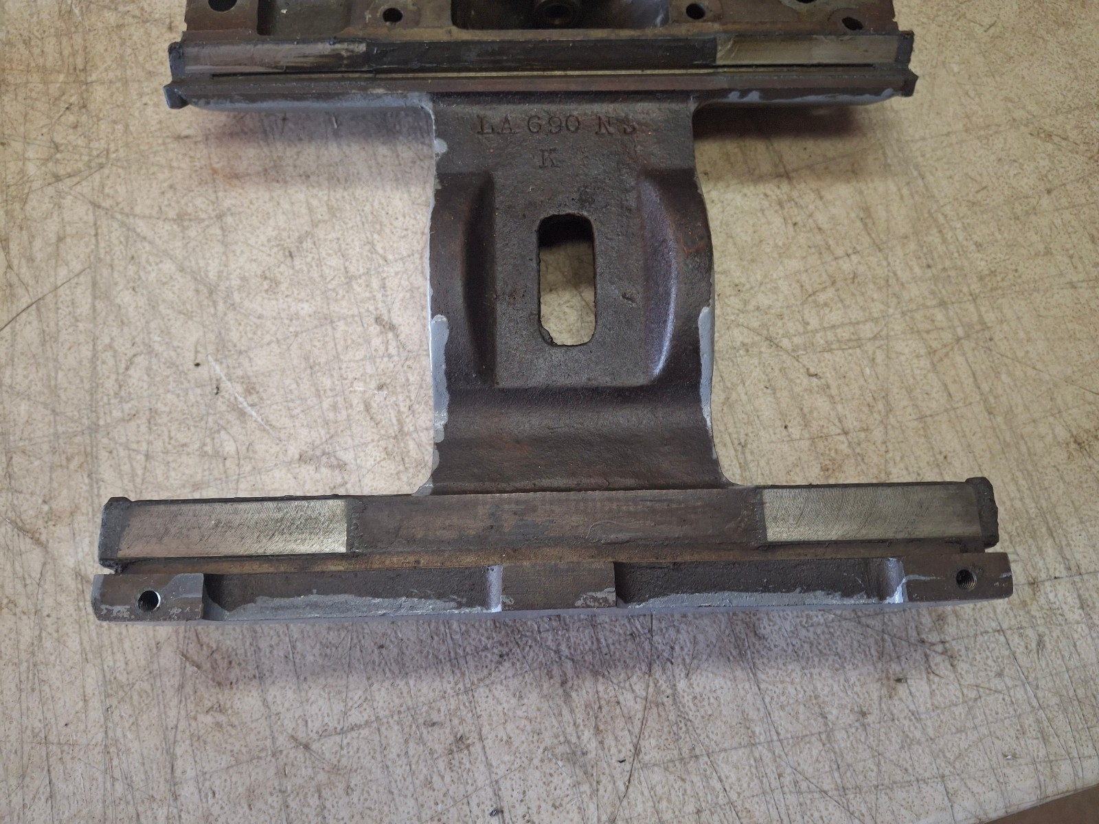 Logan Powr-Kraft 10″ Lathe Saddle Assembly Casting Housing LA-690 NS