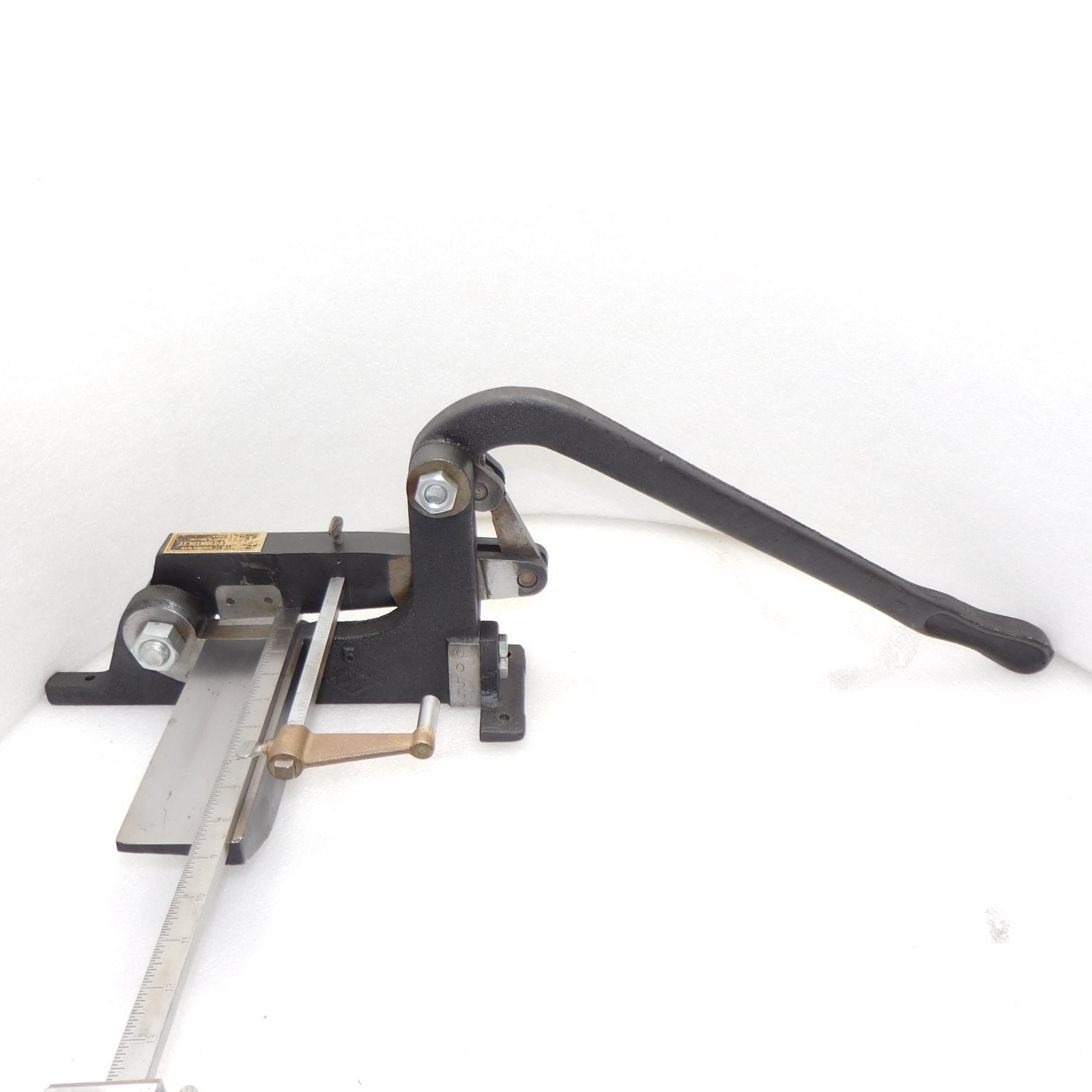 Helmold rule steel cutting creasing machine shear tool