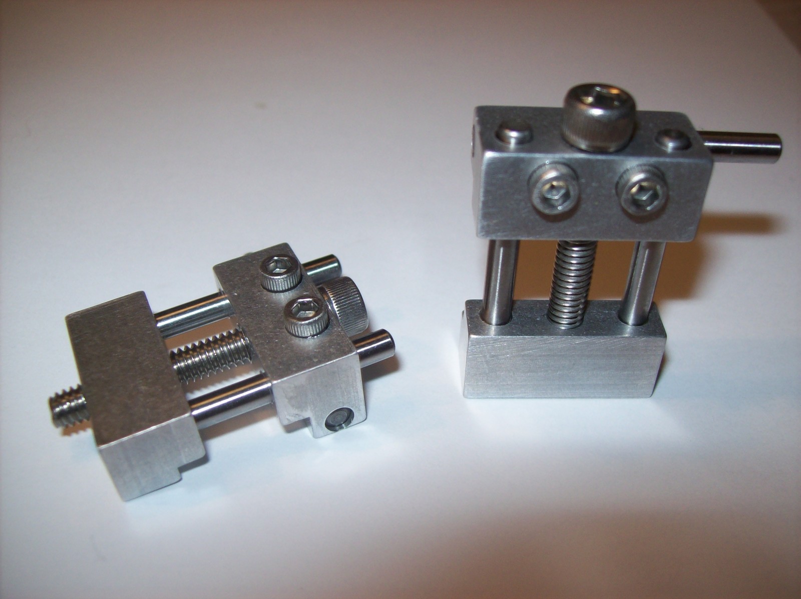 SET OF 2 ADJUSTABLE LOW PROFILE VISE STOPS WITH WRENCHES MACHINIST TOOL