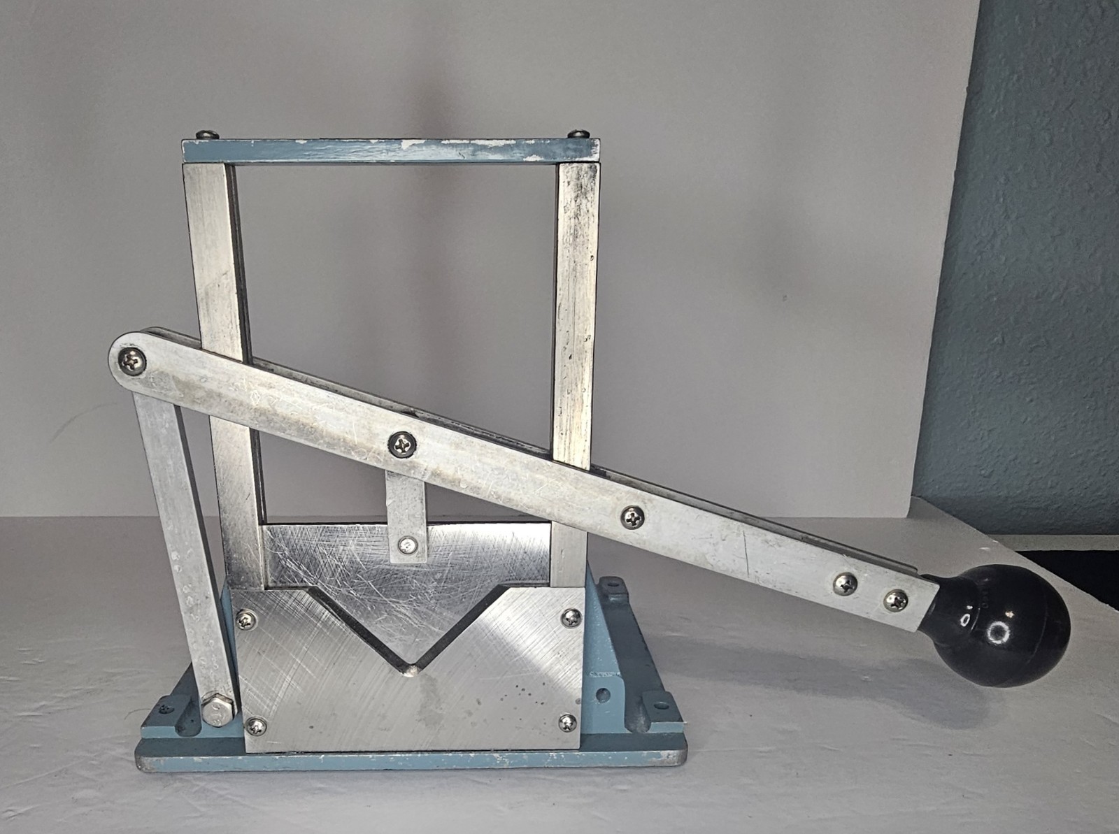 Vintage Manual Guillotine Shear Cutter Bench Top Metal Plastic Leather