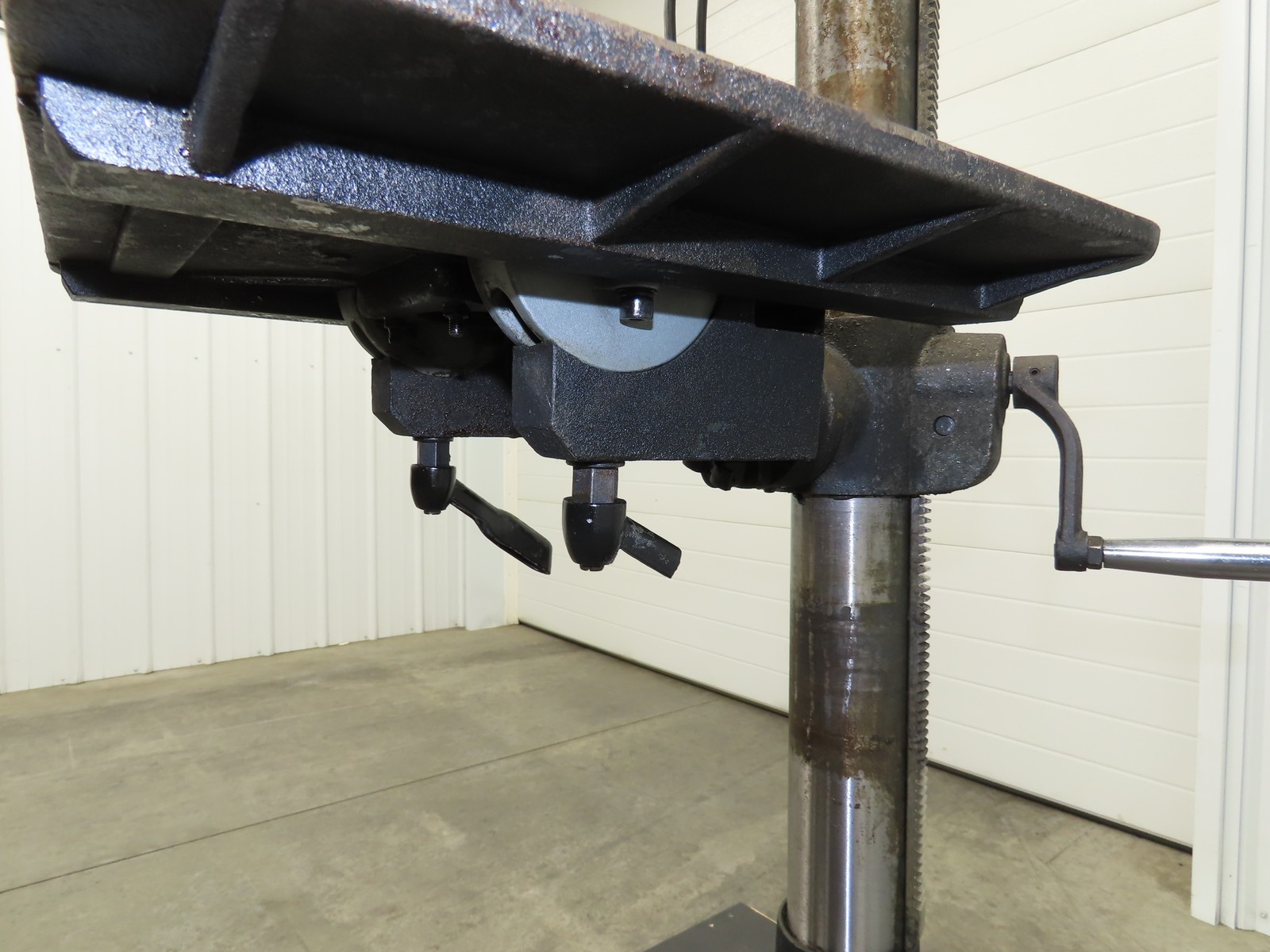 Delta 17-959L Laser Drill Press 17″ Single Phase 120V 3/4Hp 250-2720RPM