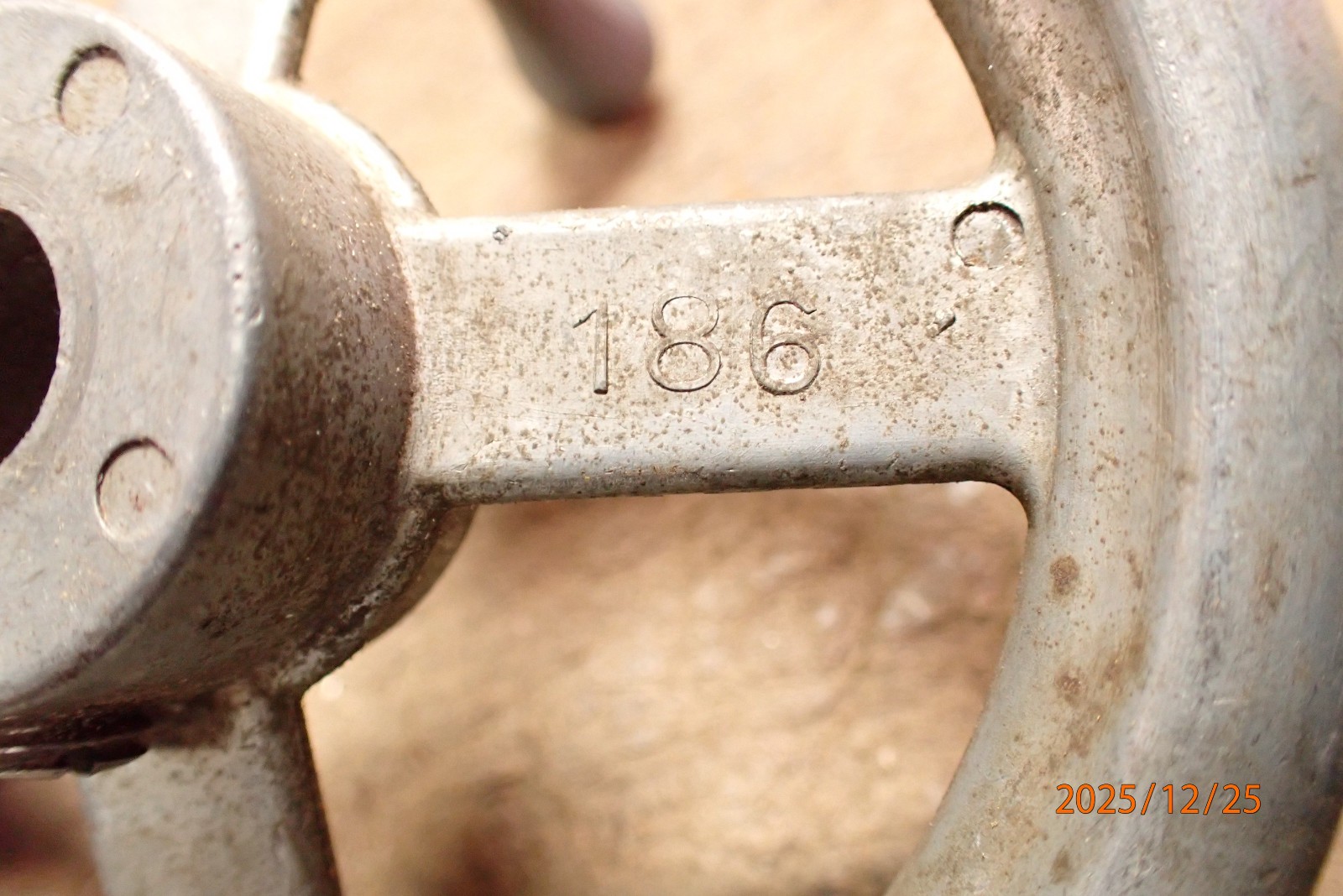 NON-FERROUS METAL MACHINE JIG FIXTURE HANDWHEEL CRANK