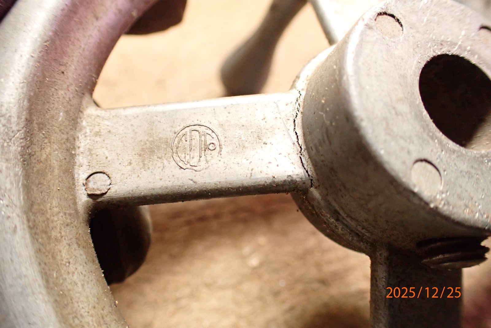 NON-FERROUS METAL MACHINE JIG FIXTURE HANDWHEEL CRANK