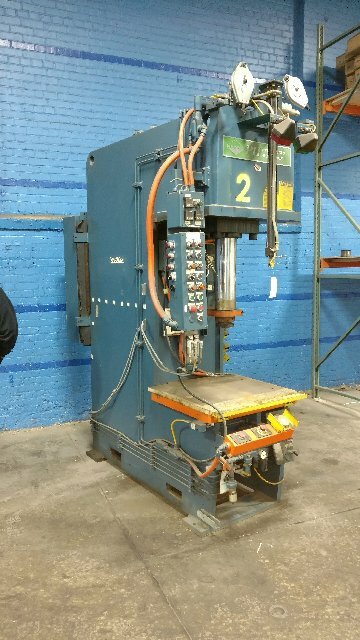 50 TON P & H HYDRAULIC PRESS 15″ STROKE 34″ DAYLIGHT 30″ X 27″ BED