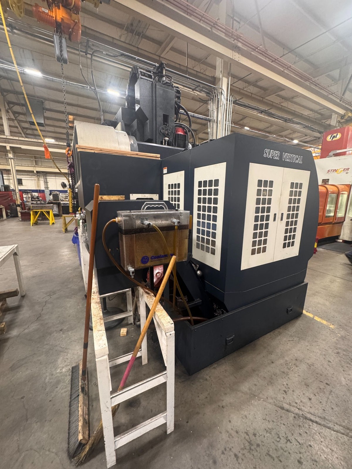 JOHNFORD DMC-1500H SUPER VERTICAL CNC MACHINING CENTER FANUC 18IMB