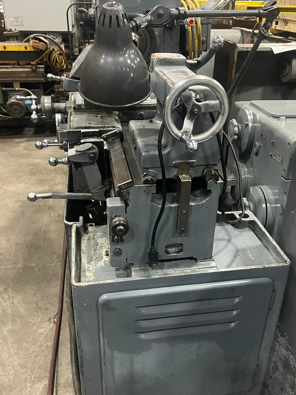 15″ X 30″ LEBLOND REGAL ENGINE LATHE, COLLET CHUCK, (2) – 8″ 3 JAW CHUCKS, 4 JAW