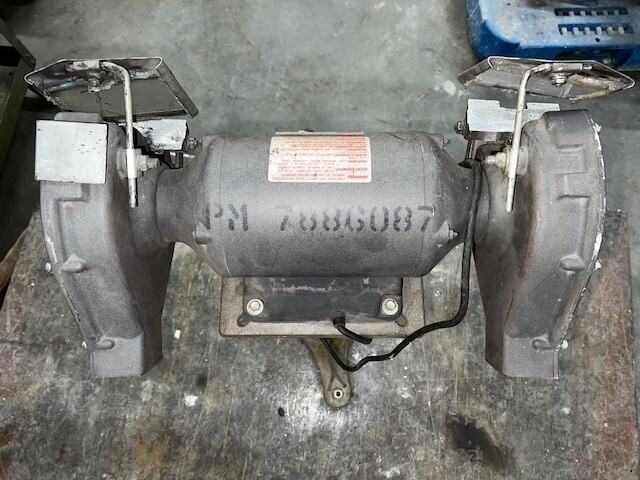 DAYTON INDUSTRIAL GRINDER 1Z707Y 3/4 HP 3600 MAX RPM 115 VOLT 5.8 AMP 8″ WHEEL