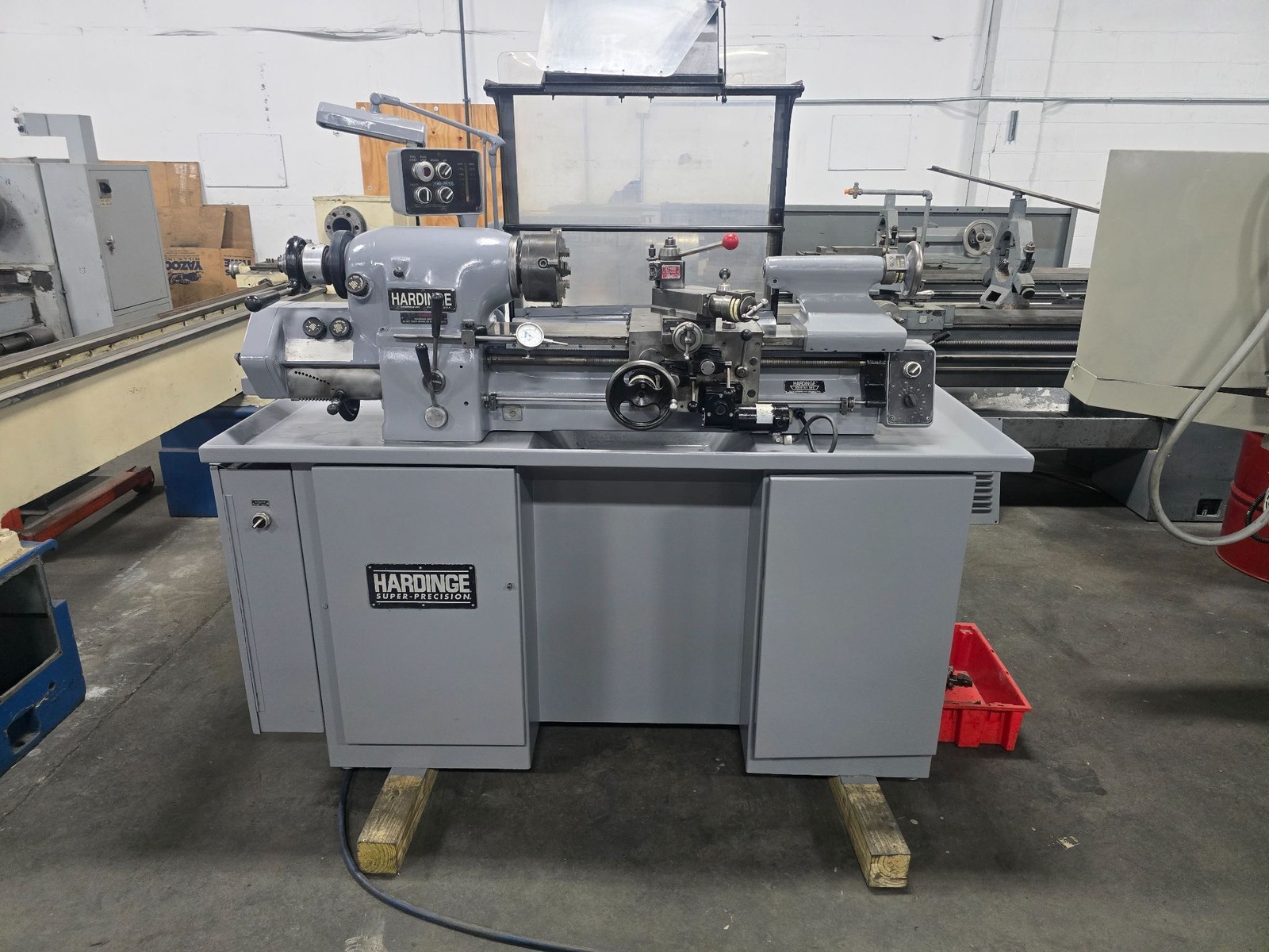 11”x18” Hardinge HLV-H-EM Tool Room Lathe w/Inch/Metric