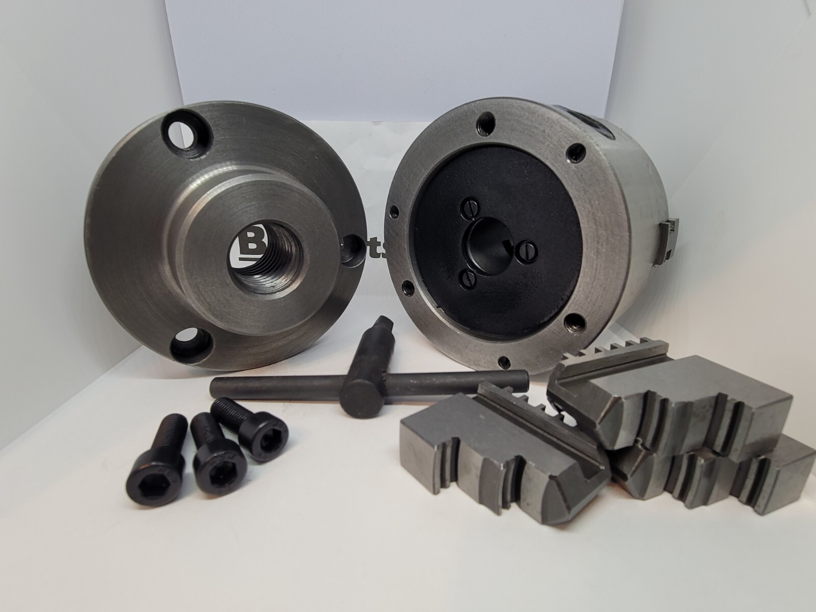 New Atlas / Craftsman 4″ dia. 3-jaw chuck with 1″-8 spindle mount for 6″ lathes
