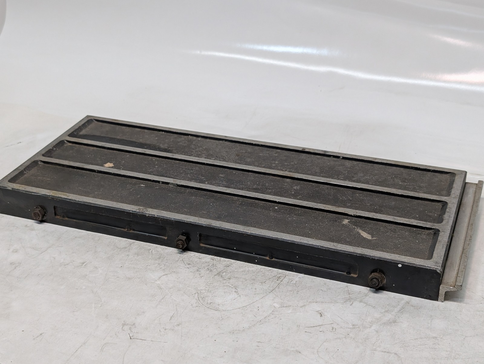 804082 Magnetic Chuck Surface Grinder Table 24×8 in as shown in pictures