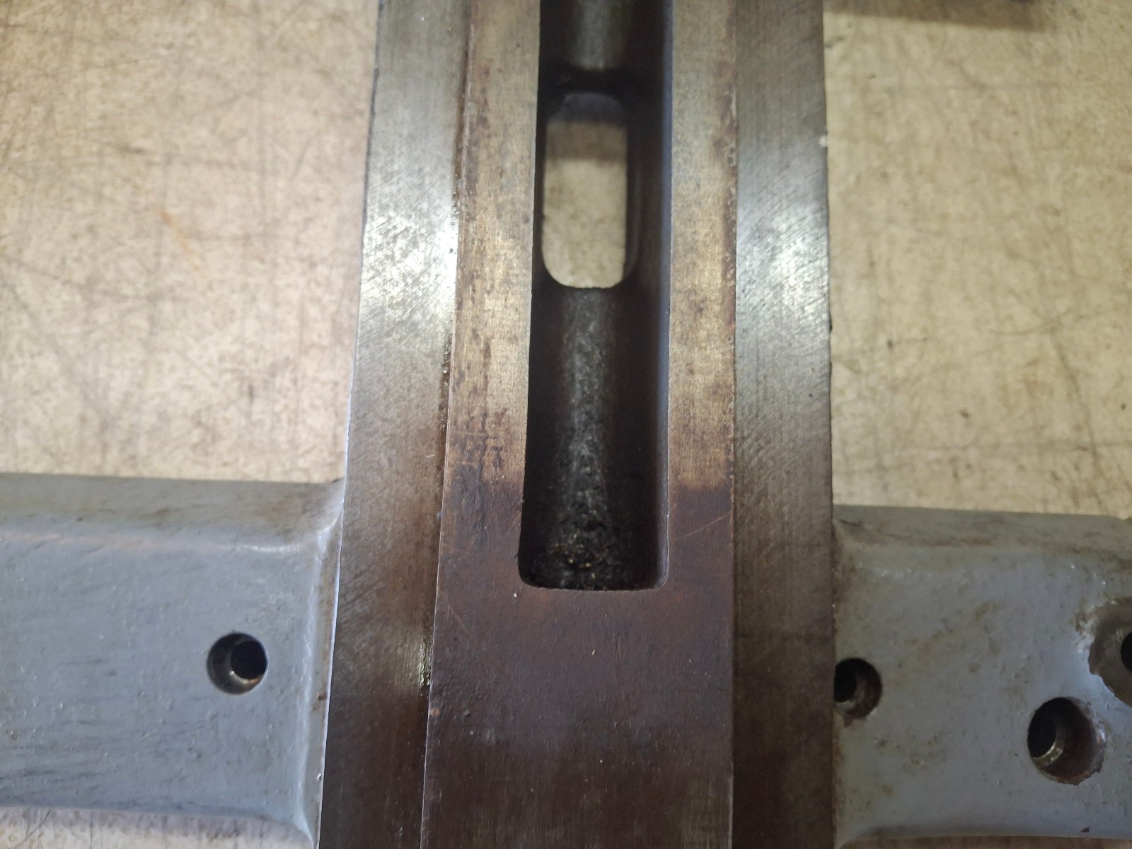 Logan Powr-Kraft 10″ Lathe Saddle Assembly Casting Housing LA-690 NS