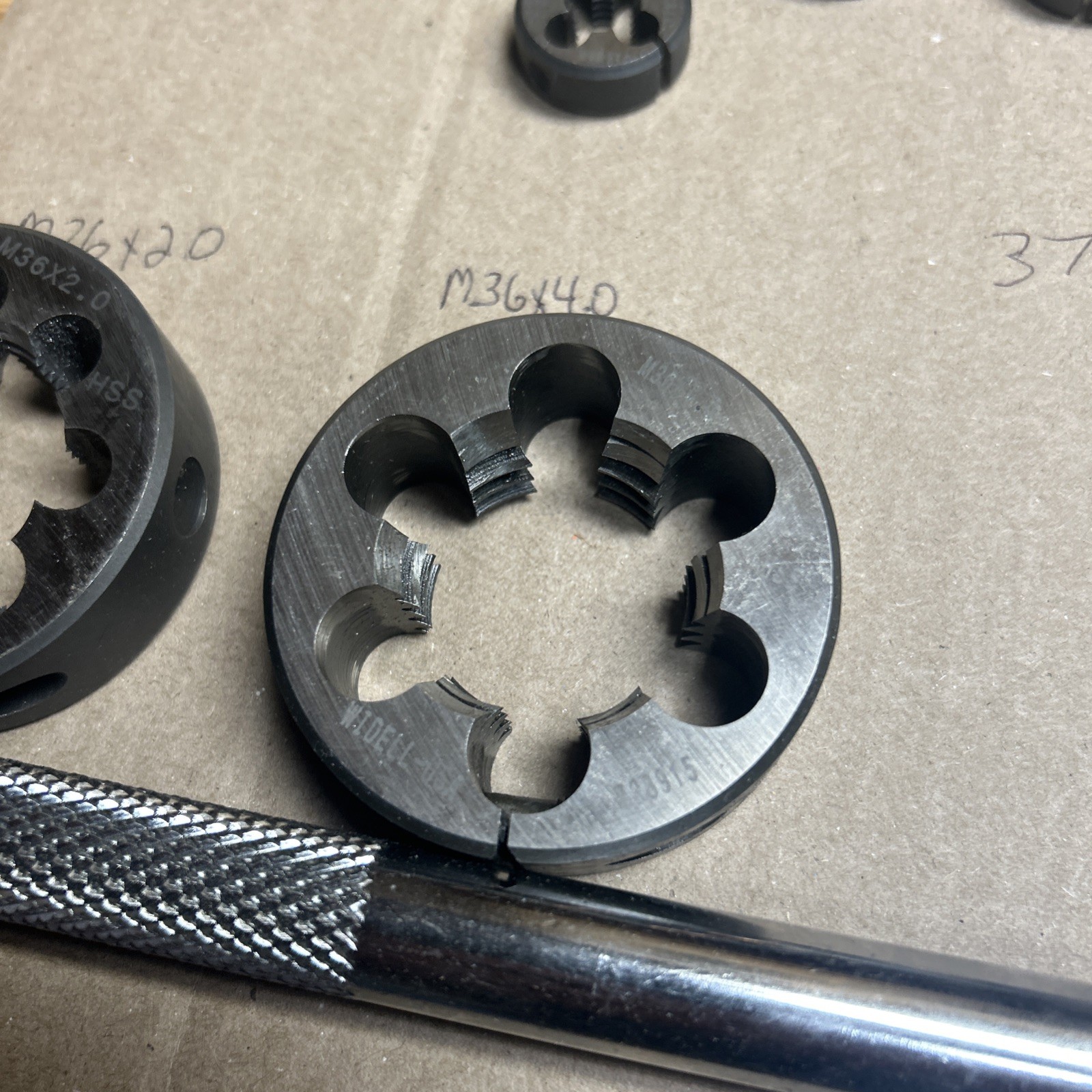 Widell/Hanson/China Die lots. Total of 37 pieces. See pictures for sizes