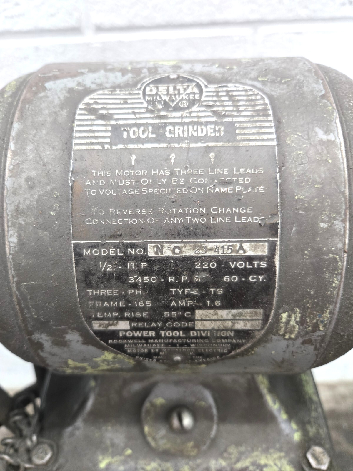 VINTAGE DELTA /ROCKWELL 7″ BENCH GRINDER ON STAND *23-415A* 1/2 H.P.* 3450 RPM