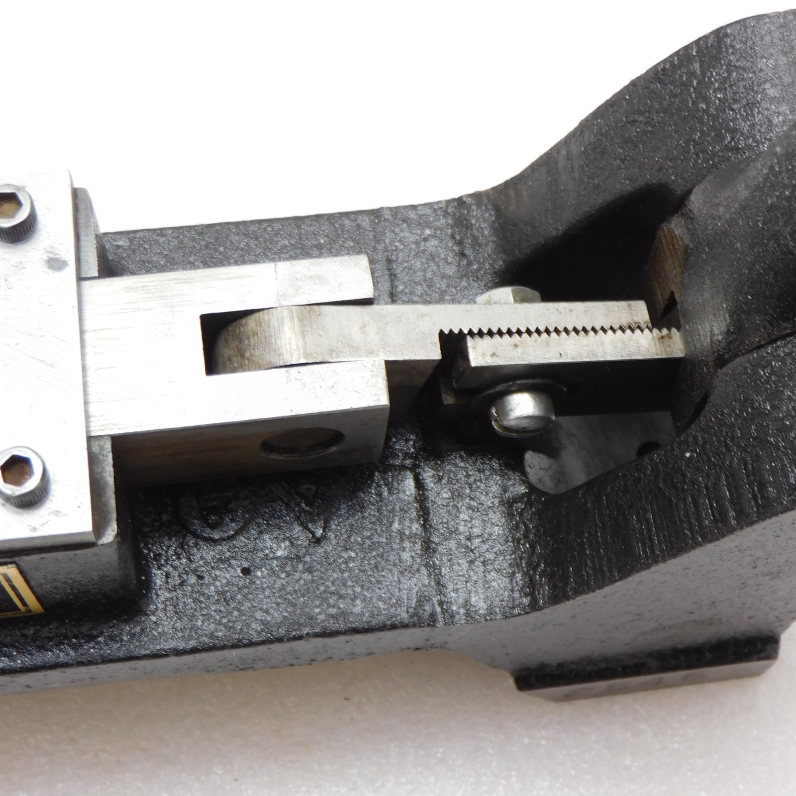 Helmold steel cutting and creasing rule notcher shear metal working machine tool