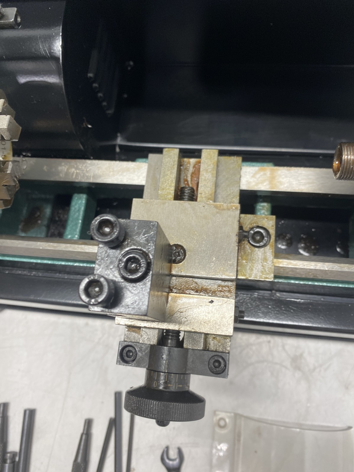 Grizzly 4″ x 6″ Variable-Speed Benchtop Metal Lathe G0745