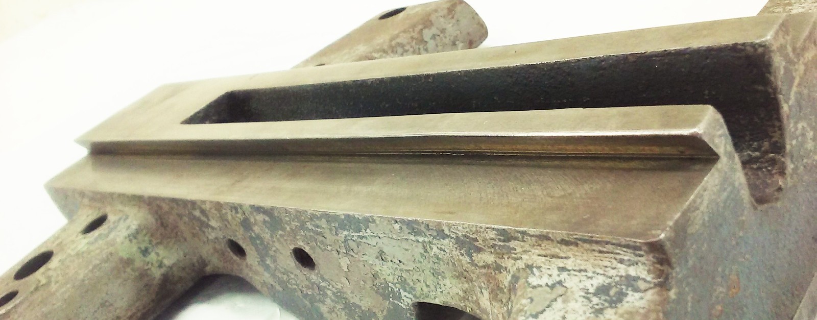 Logan Montgomery Ward 10″ Metal lathe carriage saddle casting w/ rear gib