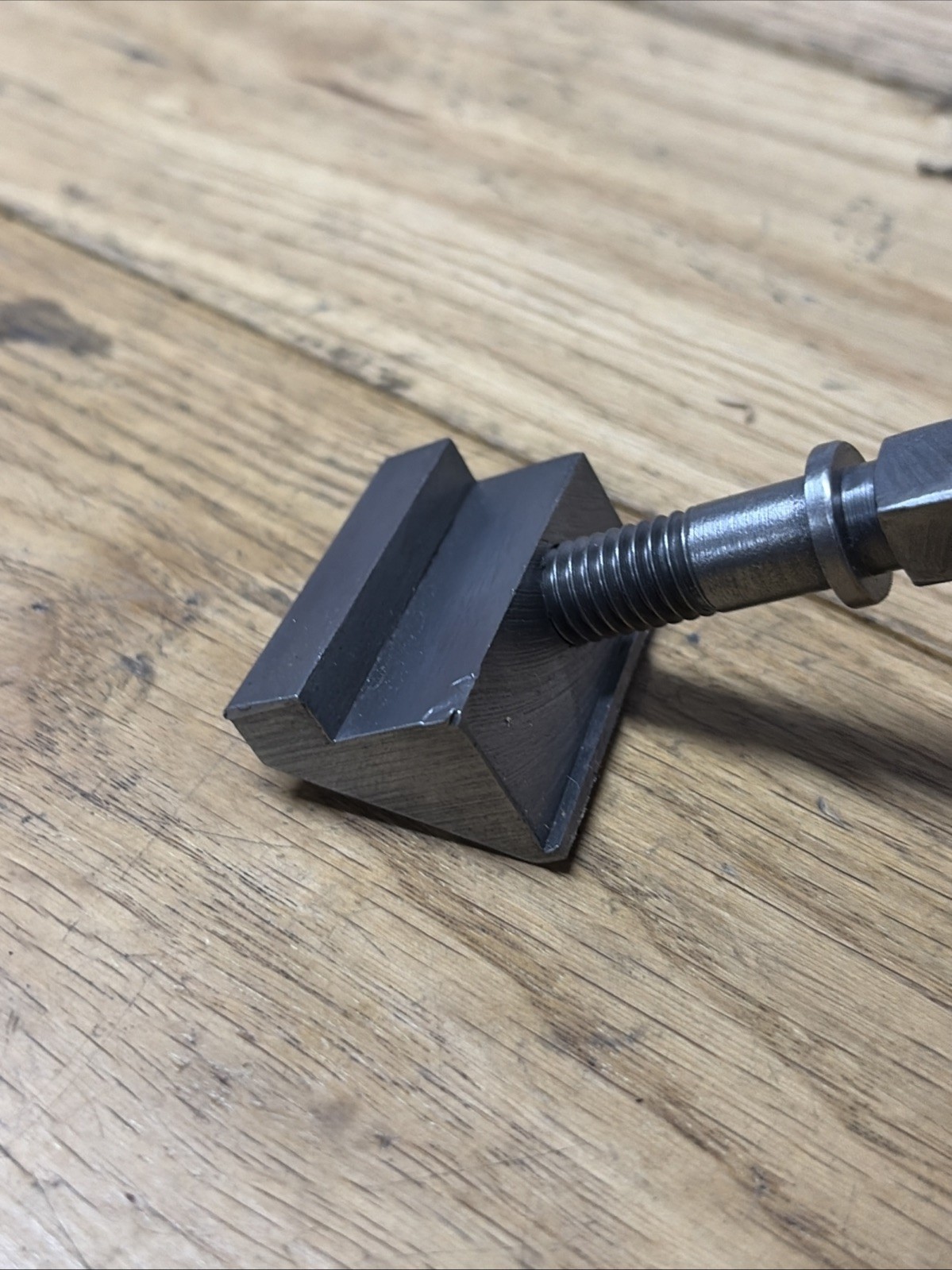 Clausing 5900 Series 12” Lathe Carriage / Saddle Lock