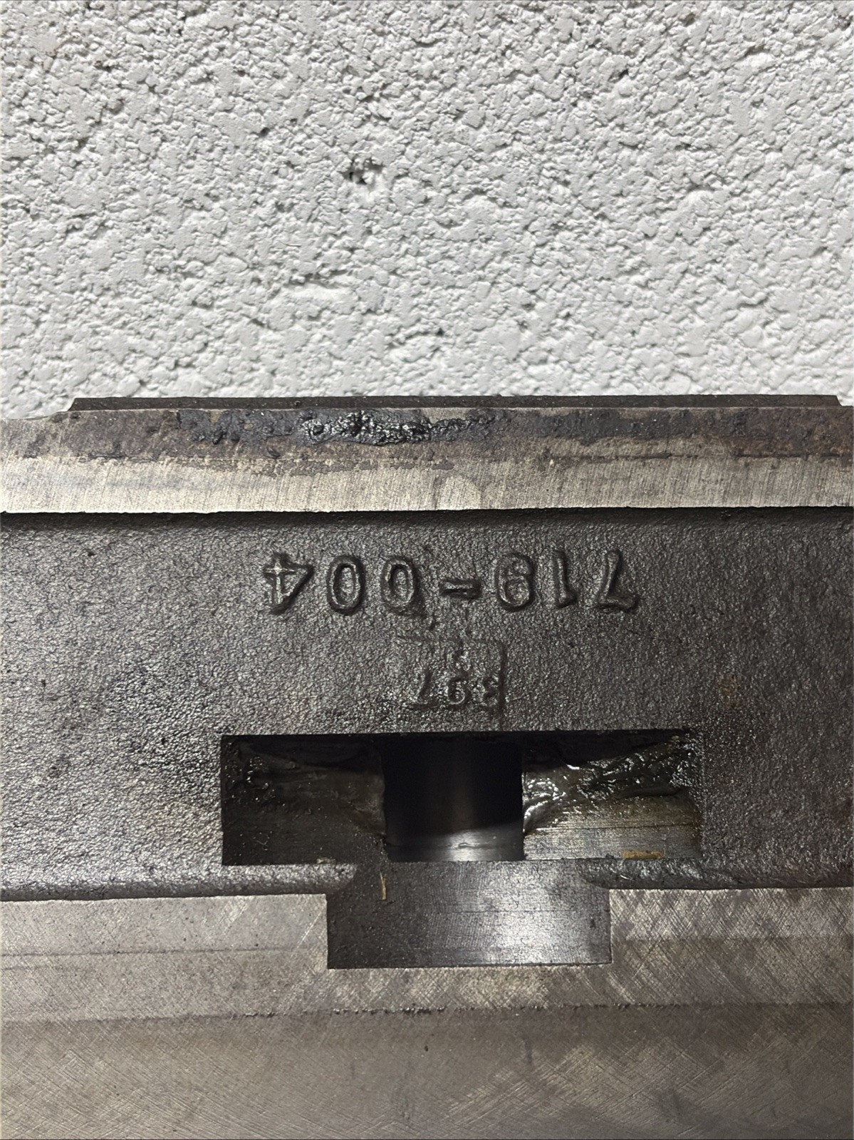 Clausing 5900 Series 12” Lathe Saddle