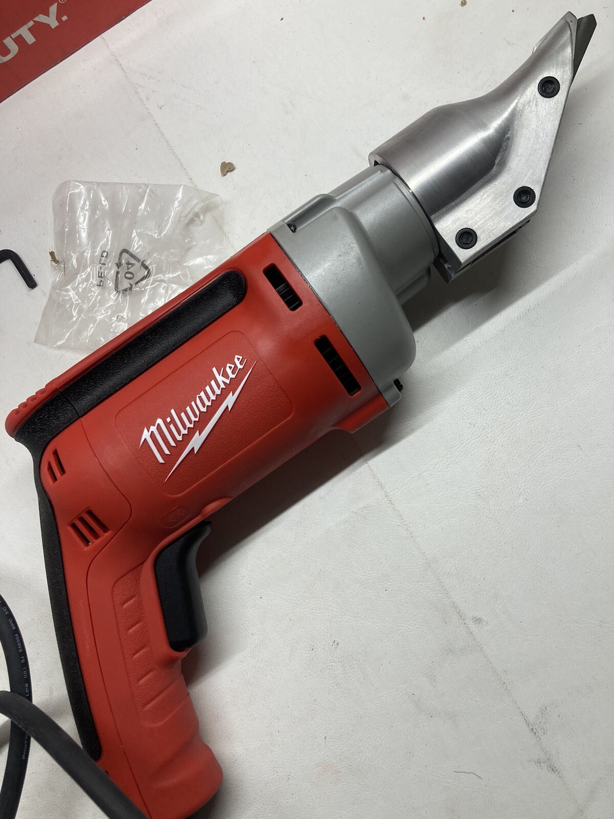 Milwaukee 685220 18-Gauge Shear Open Box Unused New