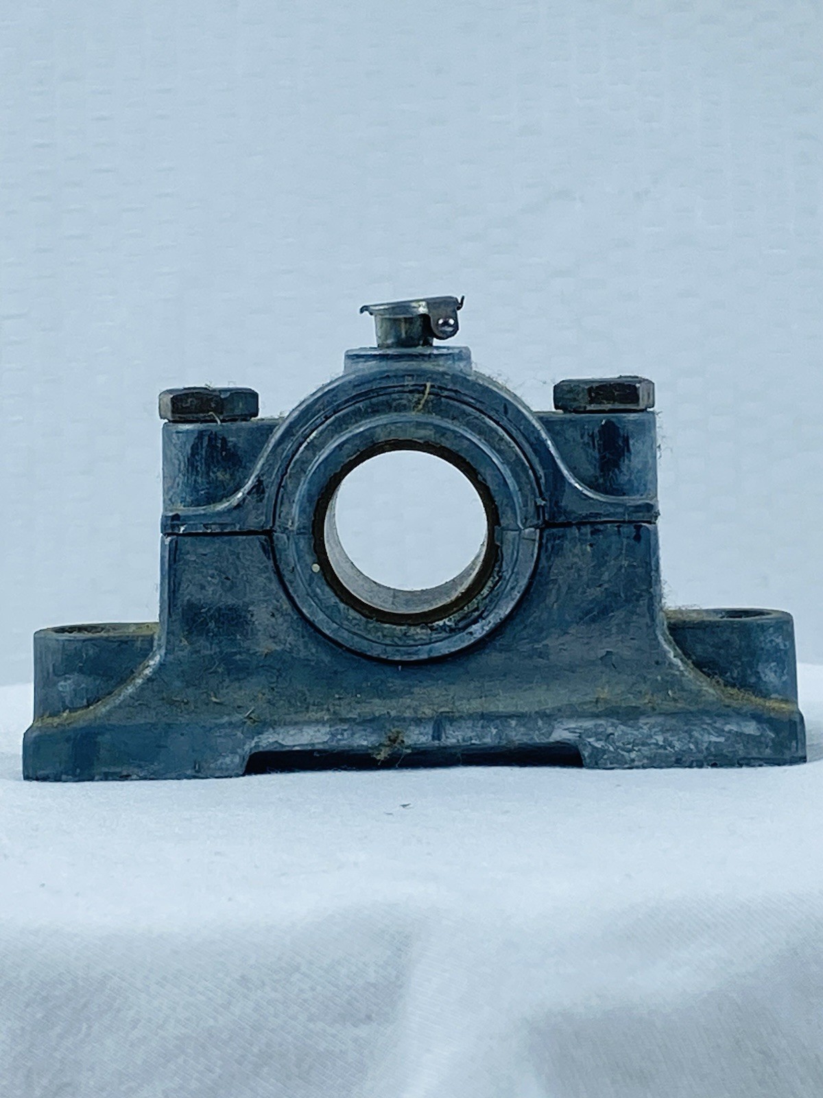 Chicago Die Casting 7-500-7 Pillow Block Bronze Bearing for 3/4″ Shaft Diameter