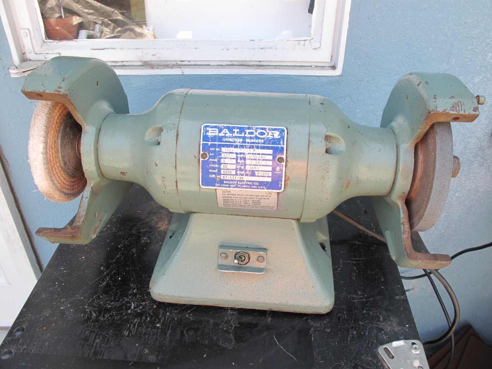 Baldor industrial grinder/buffer 1/2hp, 3600rpm, 115/230v, 1 phase 7307