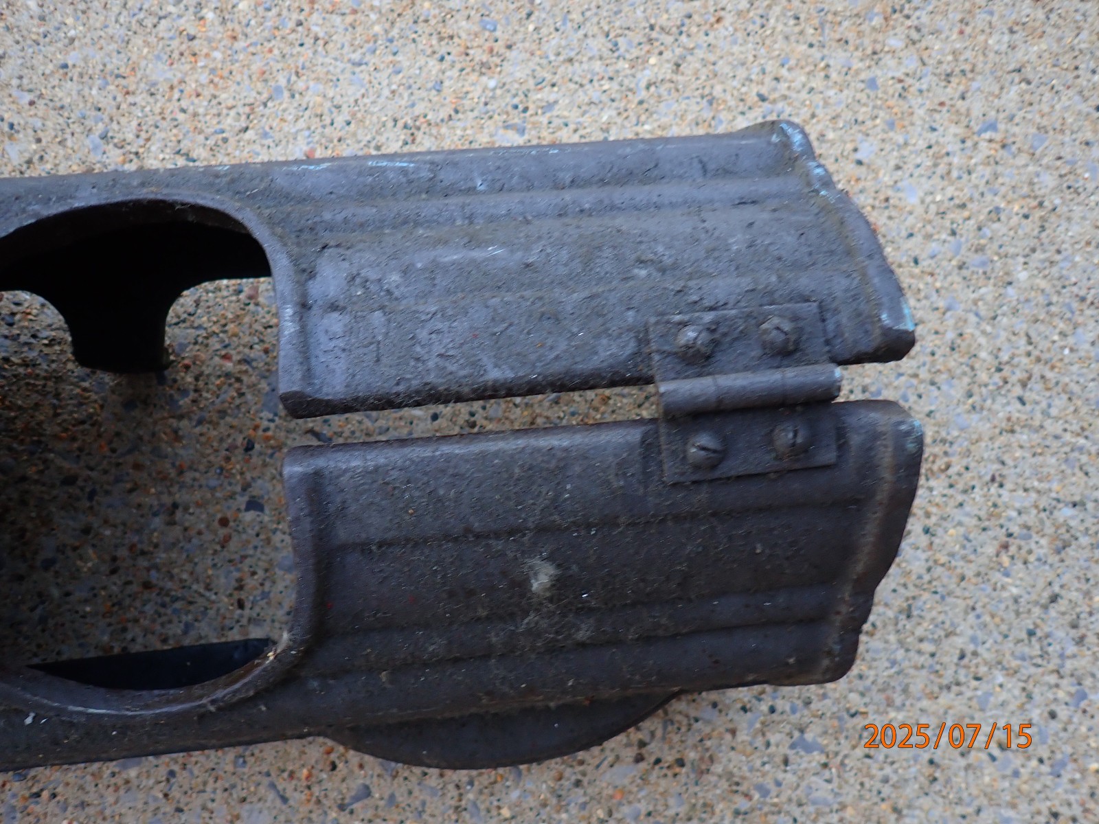 LOT L: VINTAGE EARLY WALKER TURNER 20″ DRILL PRESS CAST IRON BELT COVER ASSEMBLY