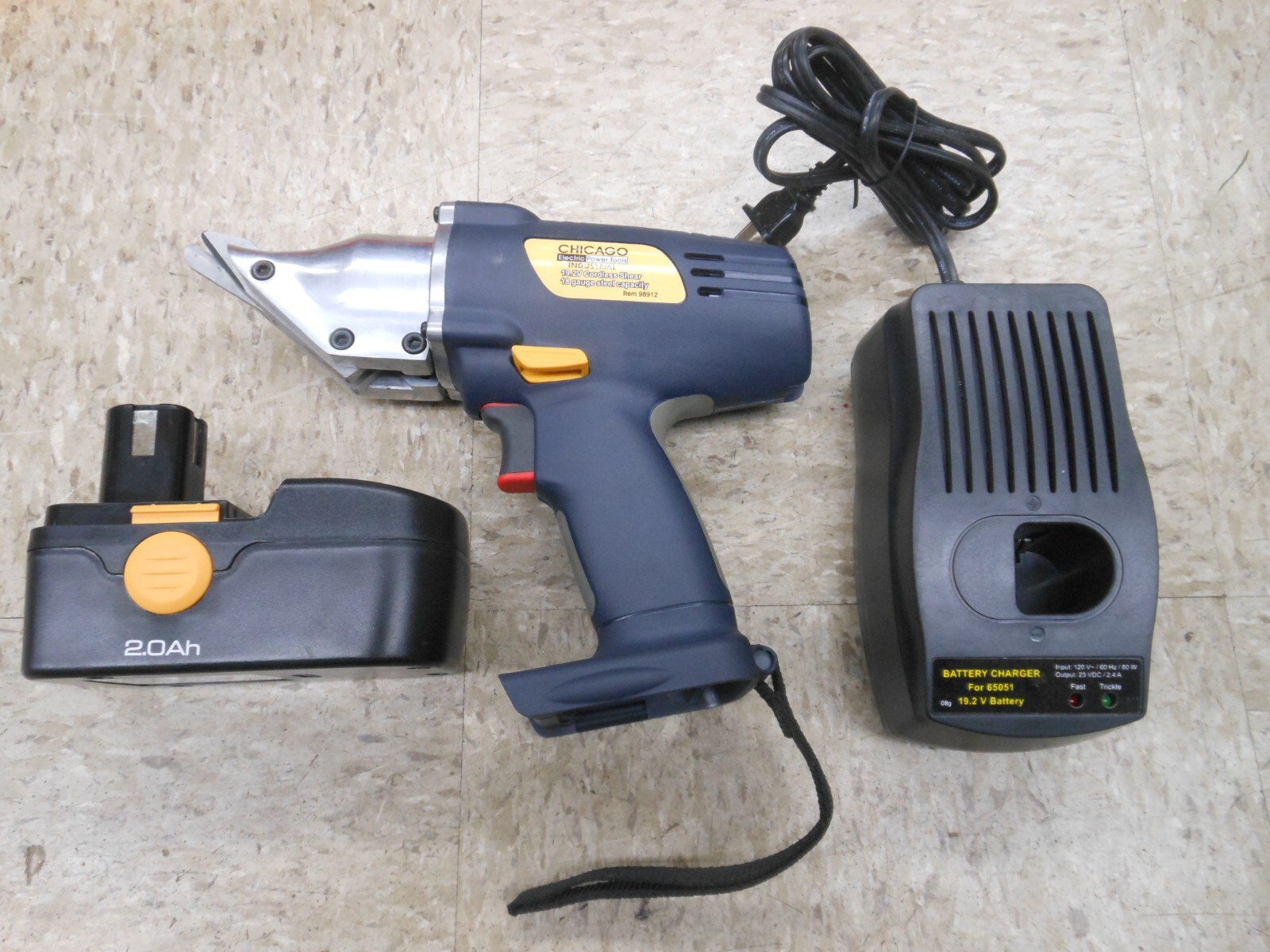 Chicago Electric Power Tools 98912 19.2v Cordless Shear w/ 1 Battery & Charger