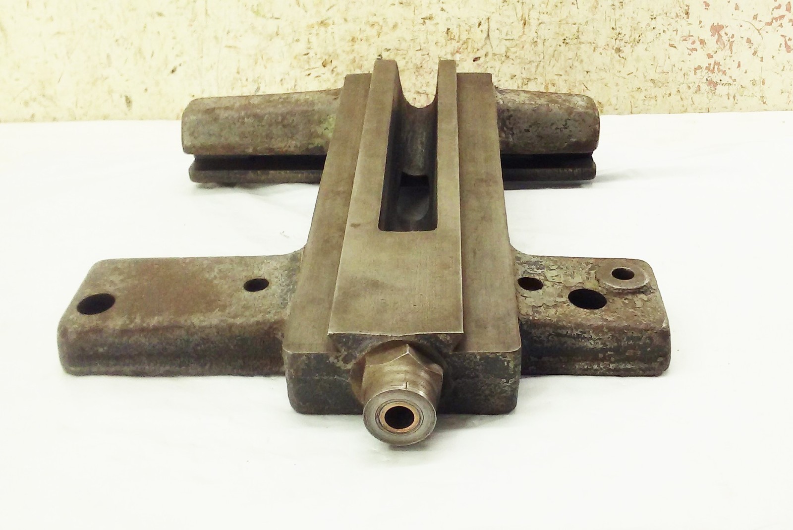 Logan Montgomery Ward 10″ Metal lathe carriage saddle casting w/ rear gib