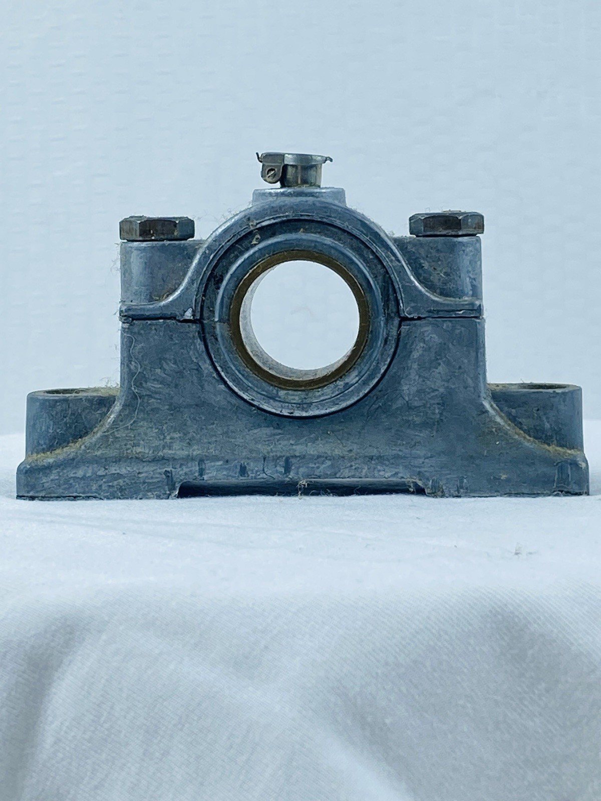Chicago Die Casting 7-500-7 Pillow Block Bronze Bearing for 3/4″ Shaft Diameter
