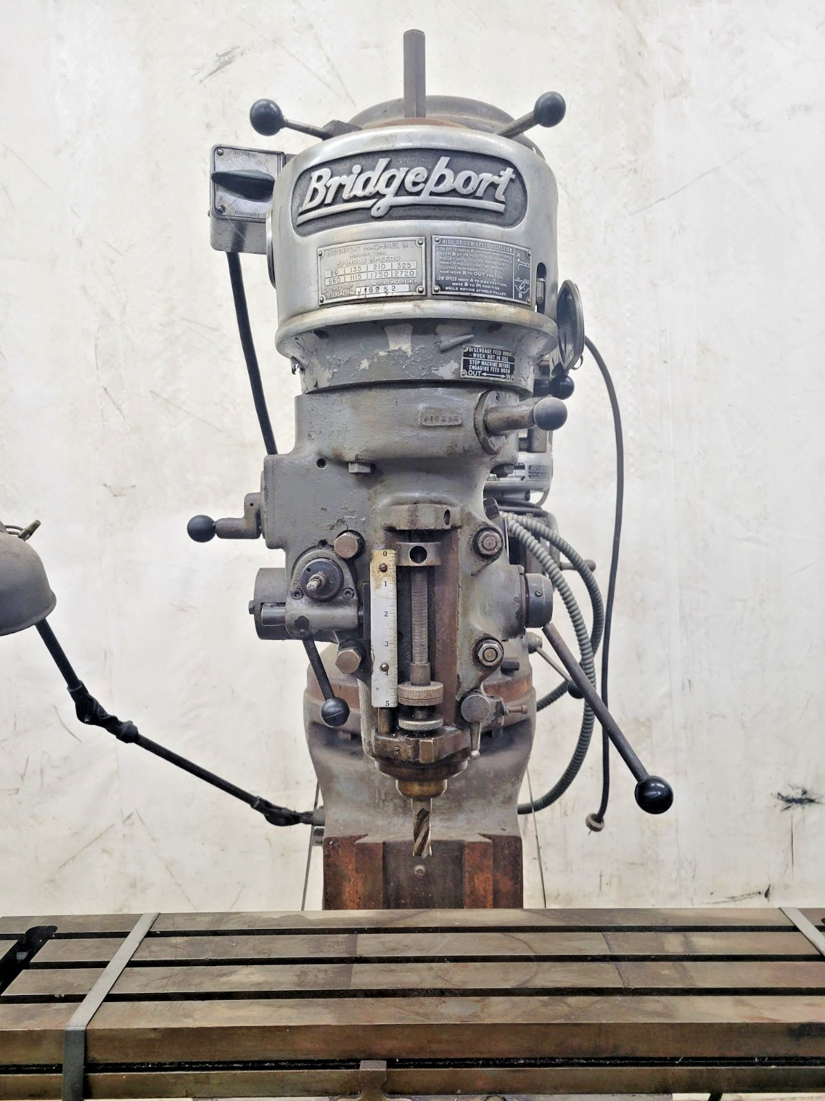 BRIDGEPORT MILLING MACHINE SER. 1 MOD. 25618 42″ X 9″ TABLE W/J HEAD AND T HEAD