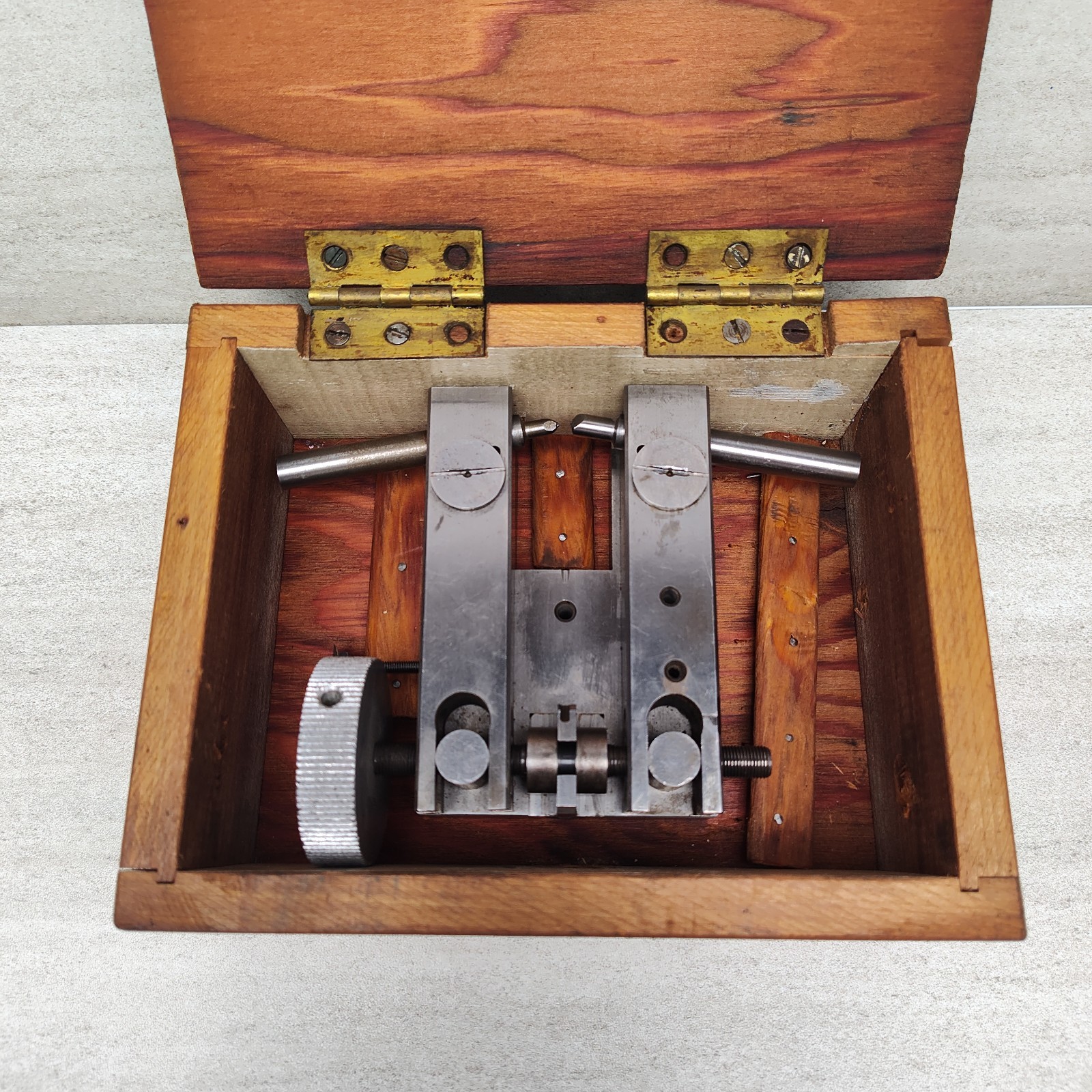 Unbranded Custom Double Angle Diamond Wheel Dresser w/ Case