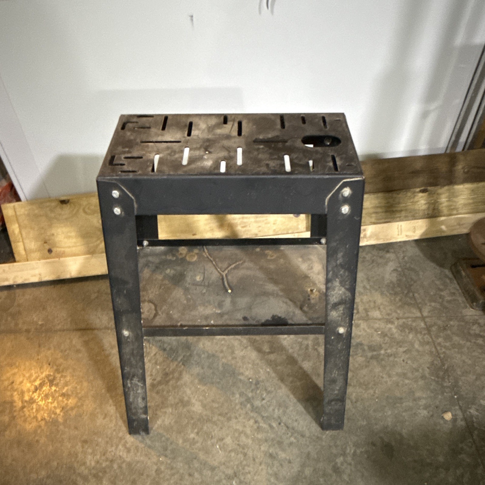 Cummins C17 17 in Swing Floor Drill Press 9-Speed 5/8 in Chuck 2MT 110V