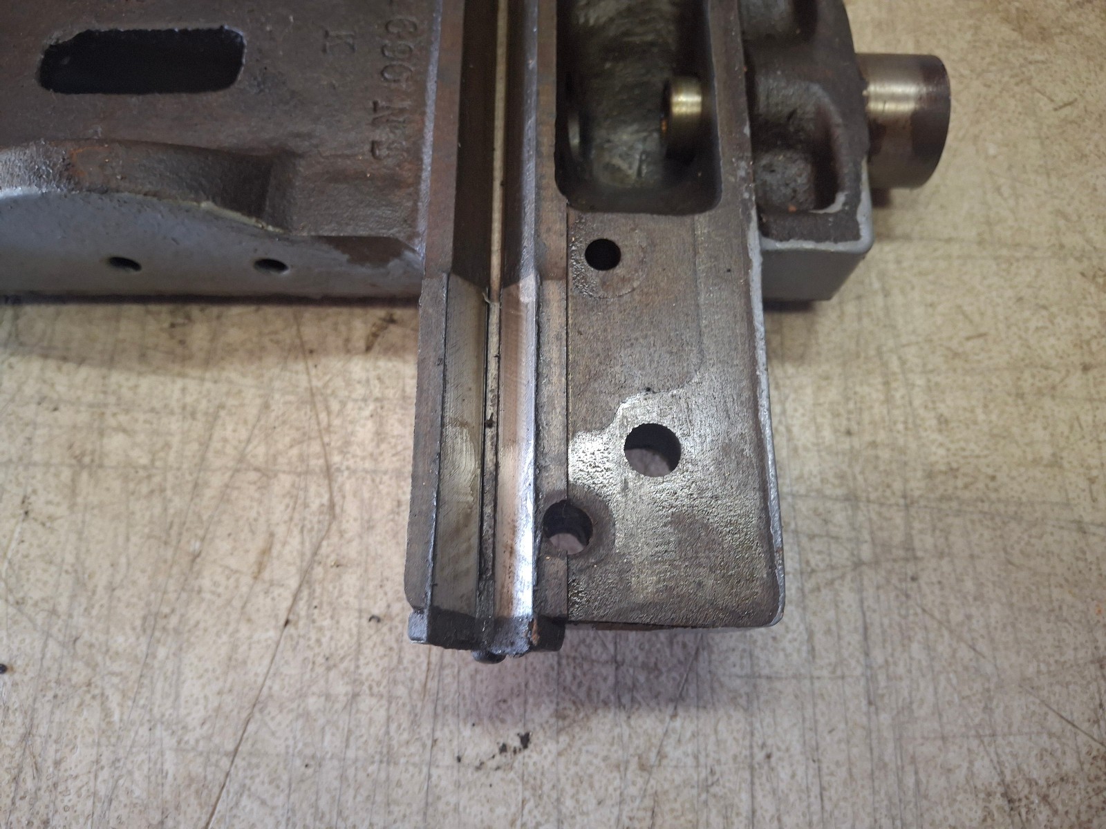 Logan Powr-Kraft 10″ Lathe Saddle Assembly Casting Housing LA-690 NS
