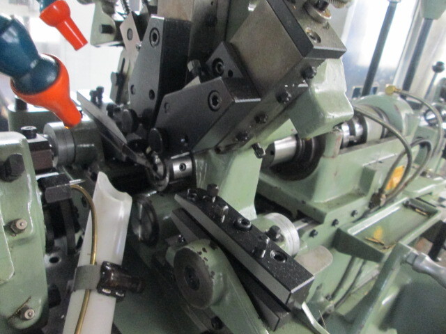 Ge Fong Model GS-1035 24 Speed 8065 Rpm 8mm Max Diameter 3Hp 220/380V Auto Lathe