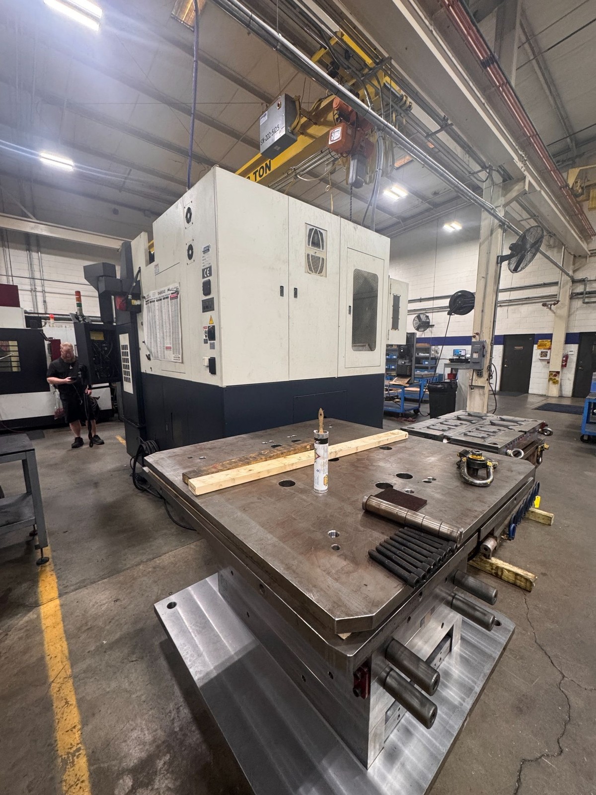 JOHNFORD DMC-1500H SUPER VERTICAL CNC MACHINING CENTER FANUC 18IMB