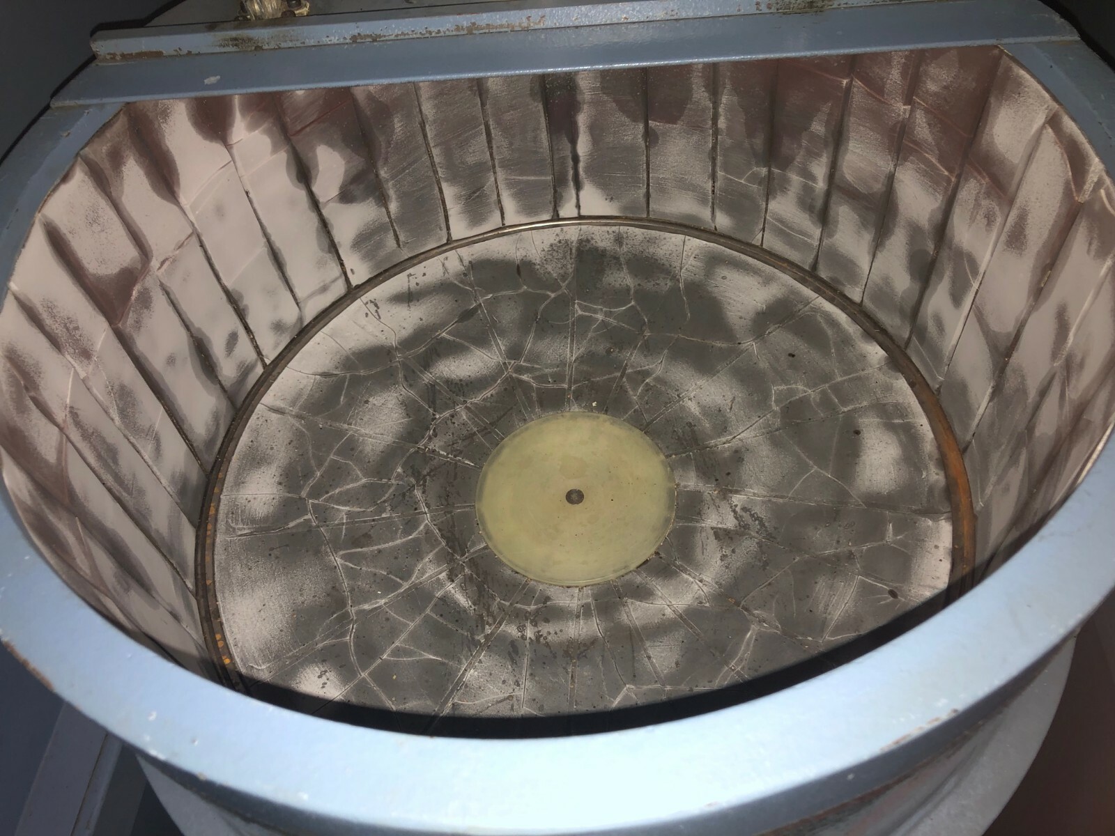 Disc Vibratory Finishing Tumbler / Tumbling Deburring Machine – 20″ LATE !