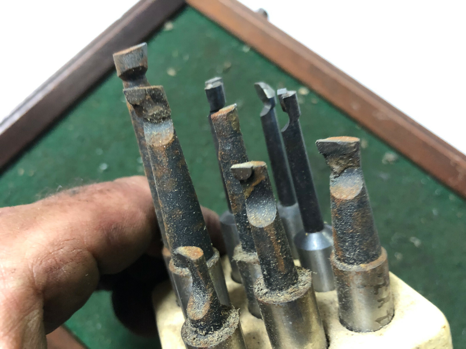 MACHINIST LATHE TOOL MILL Machinist Lot of Boring Bar Cutters in Holder D OfcE