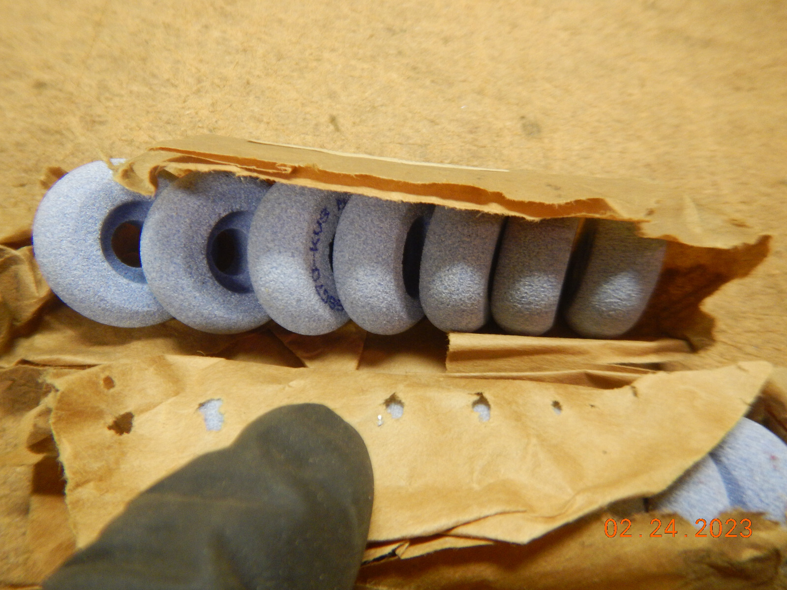 PILE OF NEW OLD STOCK SMALL BLUE NORTON GRINDING GRINDER WHEELS W/ RADIUS