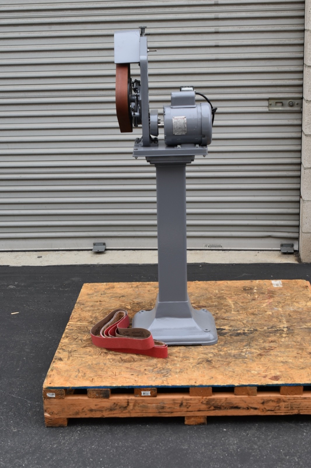 Burr King belt grinder 482, 2″ x 48″, 3 wheel, 1/2 hp with stand