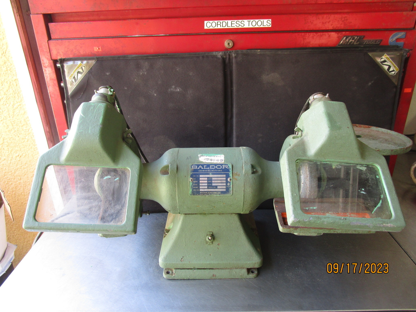 Baldor 1/2hp Industrial 7 Inch Bench Grinder Model 7306D