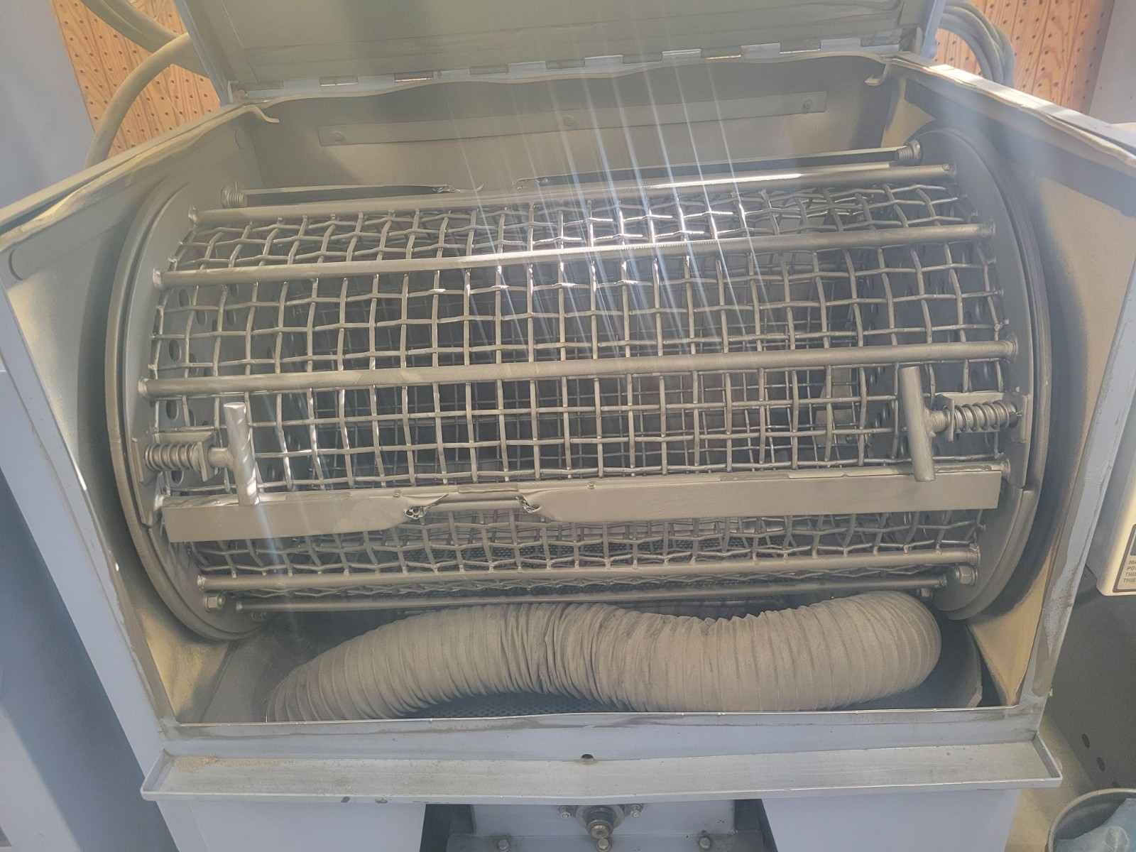 Peterson Machine Tool Co. Large Tumbler with Filtration System and Abrasive