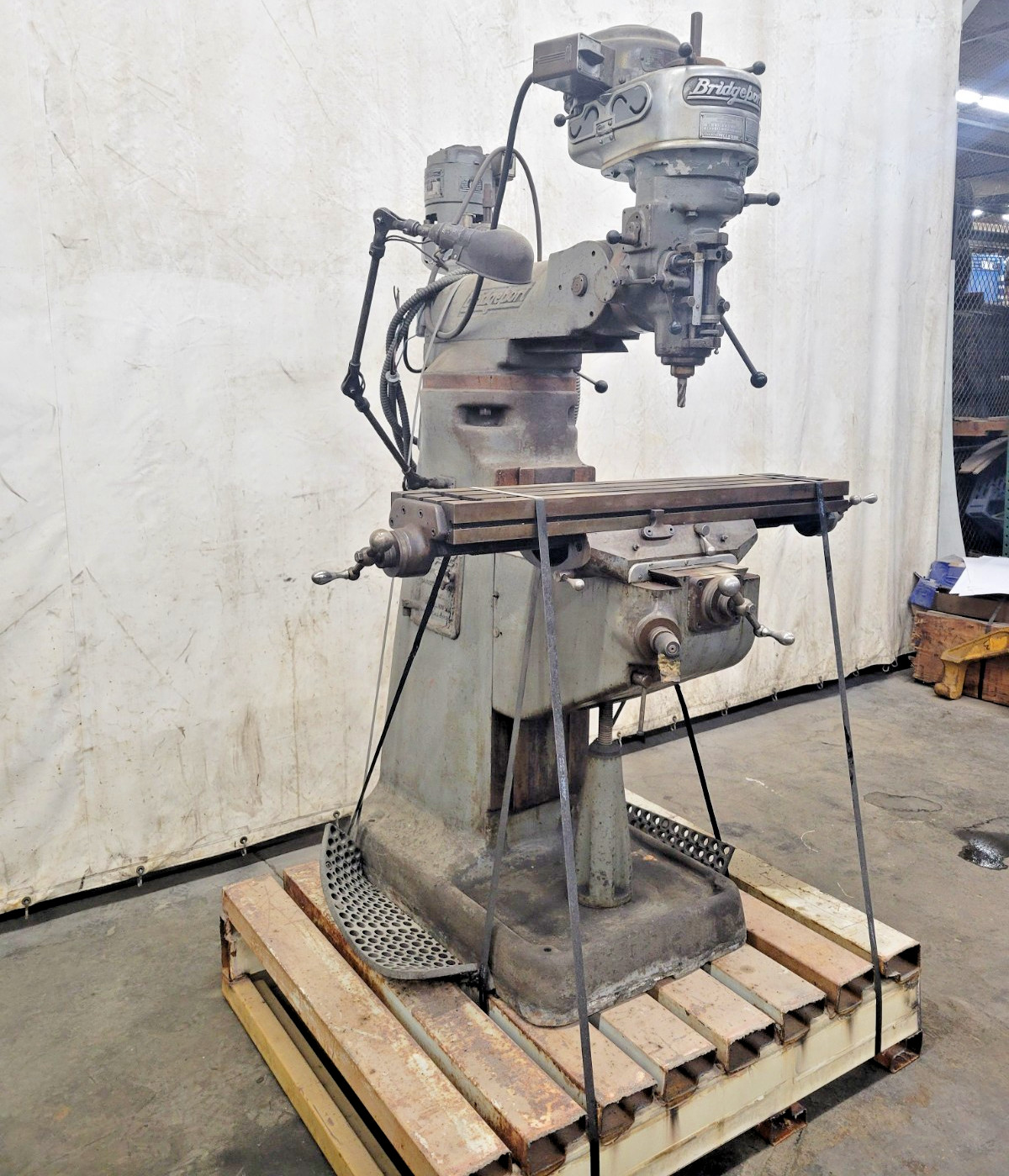 BRIDGEPORT MILLING MACHINE SER. 1 MOD. 25618 42″ X 9″ TABLE W/J HEAD AND T HEAD