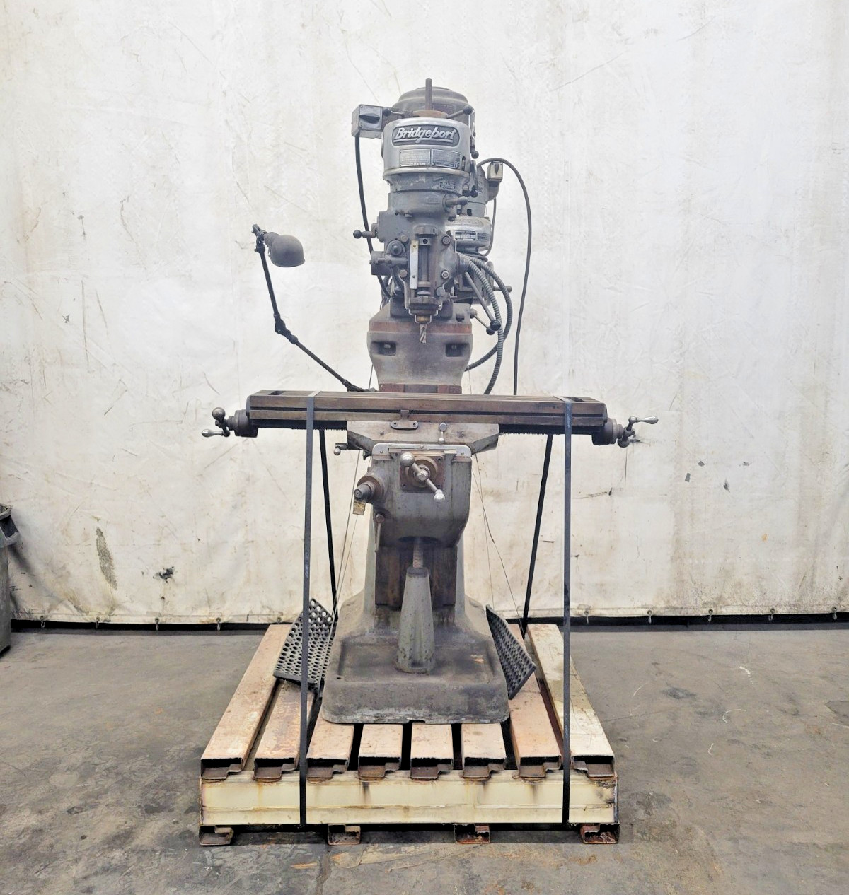 BRIDGEPORT MILLING MACHINE SER. 1 MOD. 25618 42″ X 9″ TABLE W/J HEAD AND T HEAD