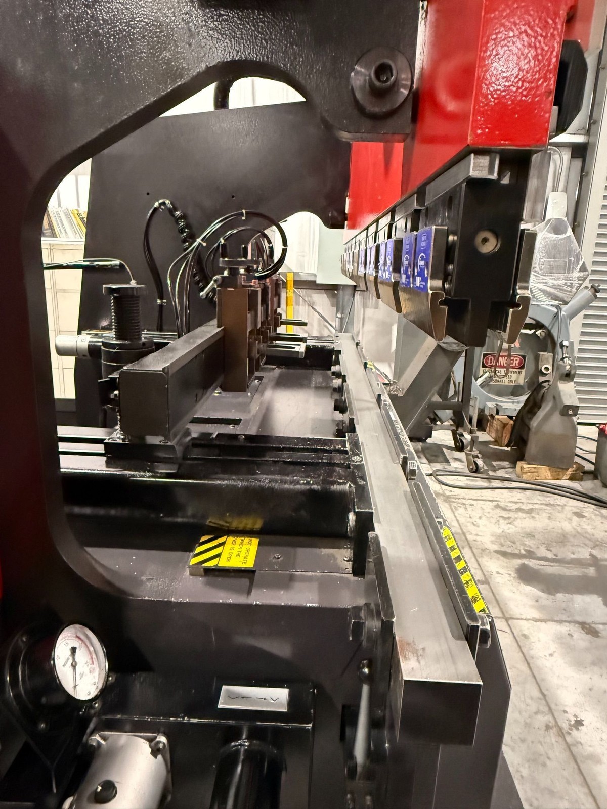 AMADA RG-50 78.8” x 55 Ton Up Acting Hydraulic Press Brake 2001’ #8415